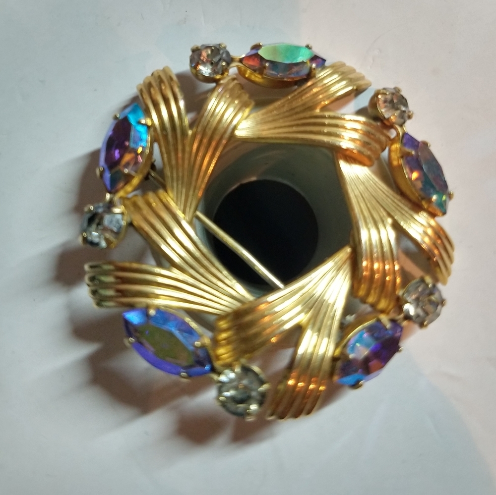 Vintage Loran Sim brooch